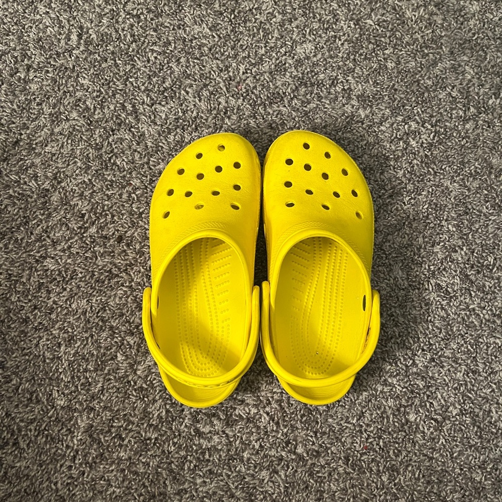 Yellow crocs used but okay condition